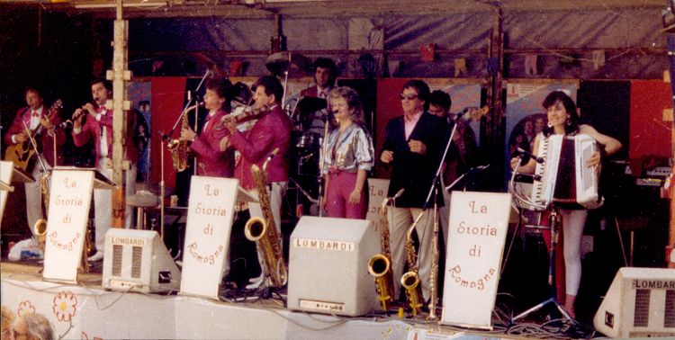 con l'orchestra 'Storia di Romagna'